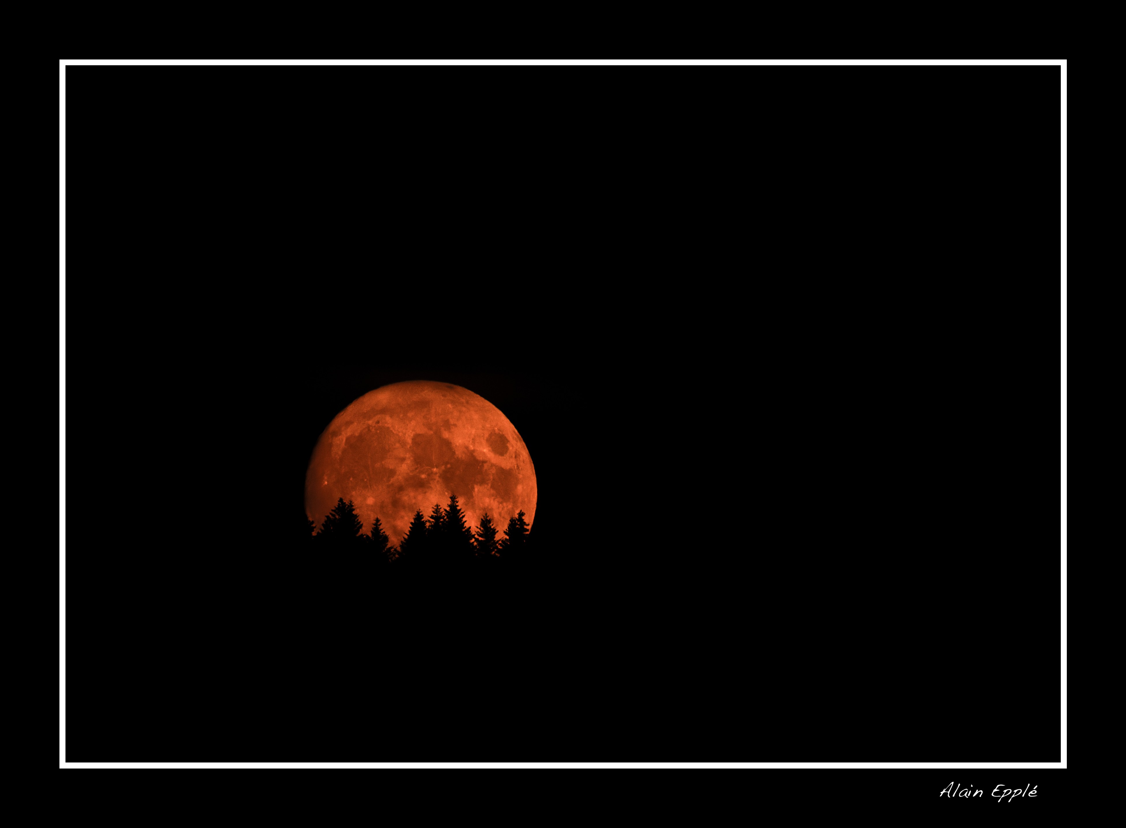 Lune rousse depuis Ballaigues - CH31