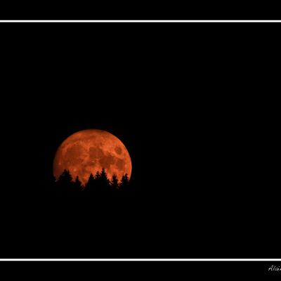 Lune rousse depuis Ballaigues - CH31